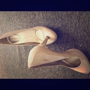 Bandolino Nude High Heels 7.5